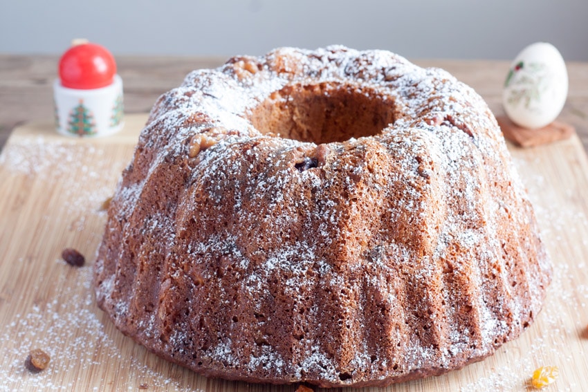 Gugelhopf whole bread with powdered sugar dusting