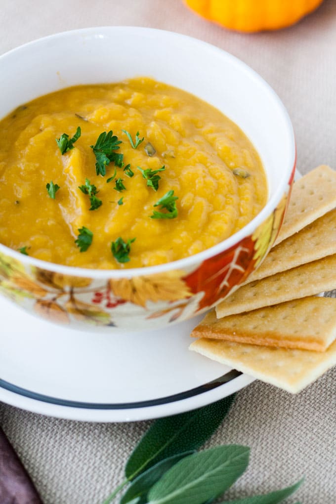 butternut squash soup with crackers