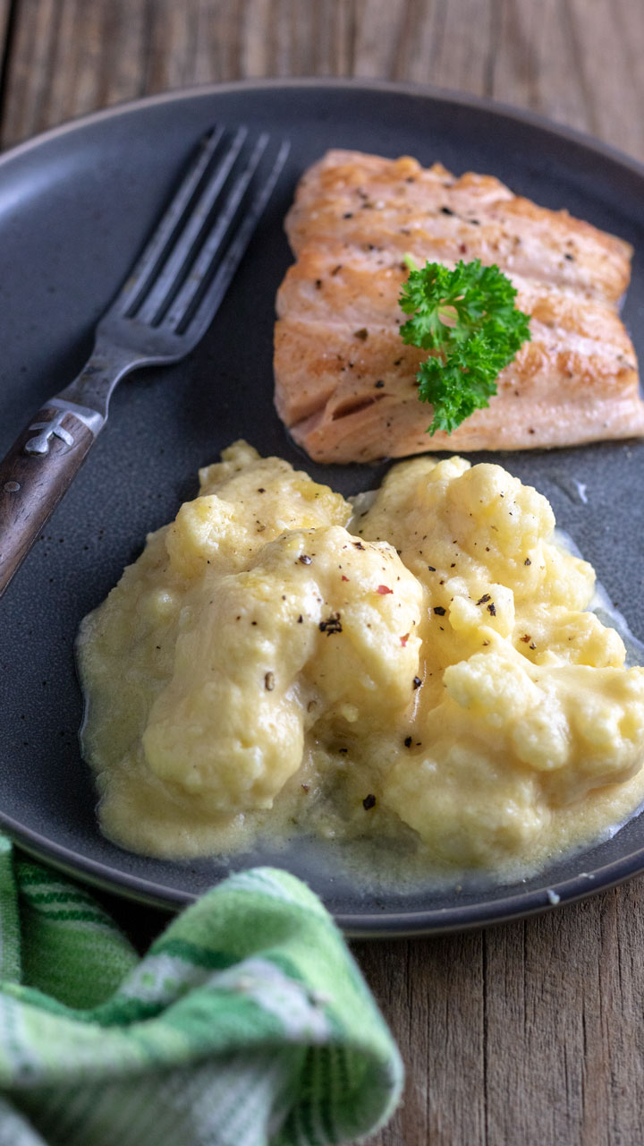 Plate with dinner.