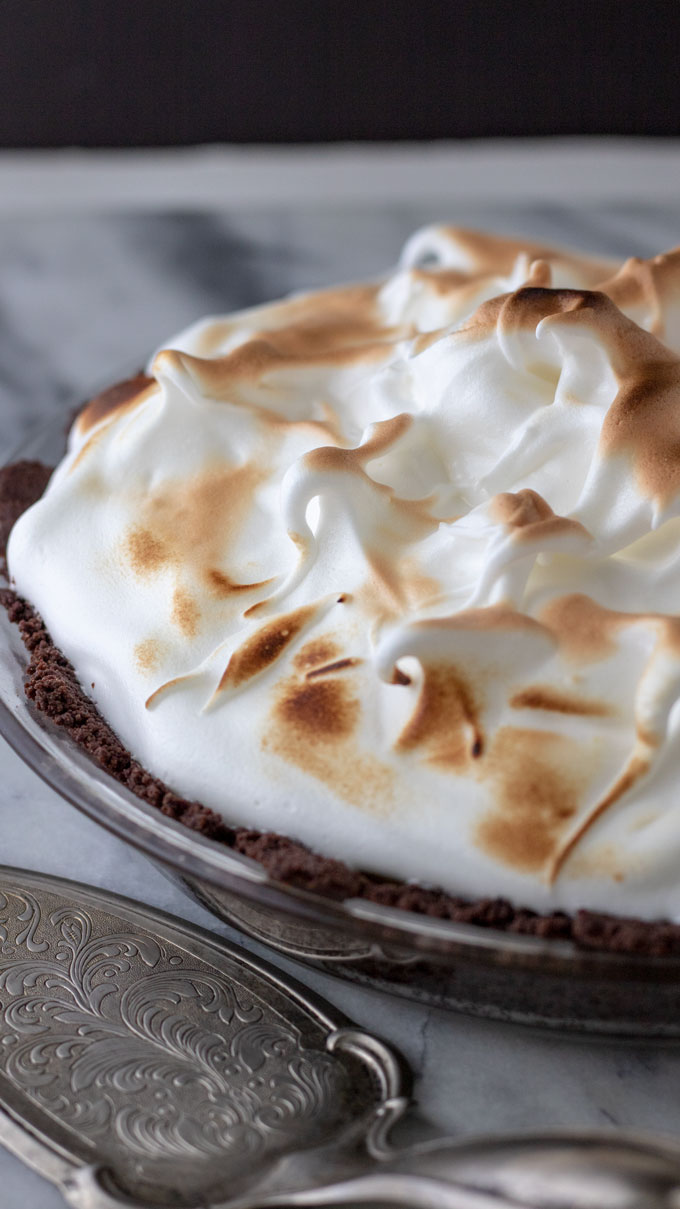 lemon meringue pie with chocolate pie crust
