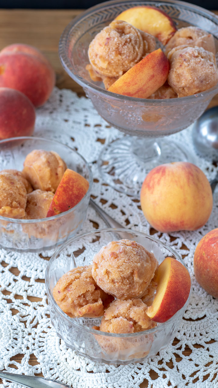 peach sorbet with fresh peaches.