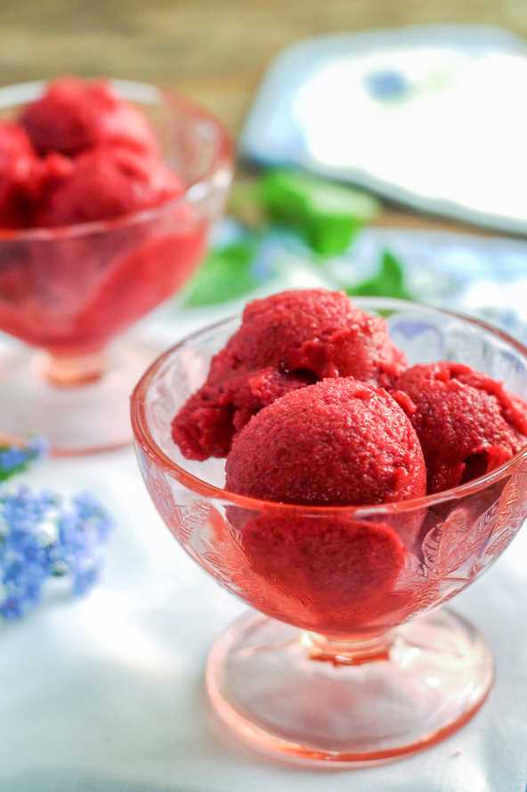 Raspberry Banana Sherbet Close up image.