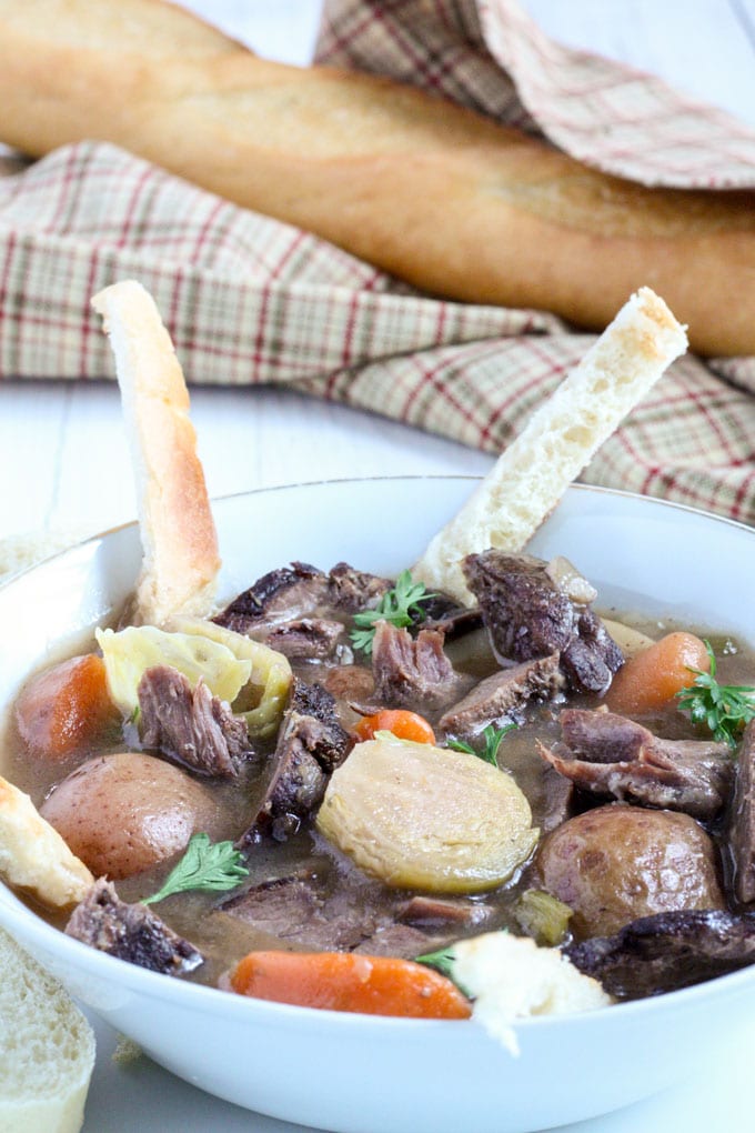 venison stew with sliced French bread