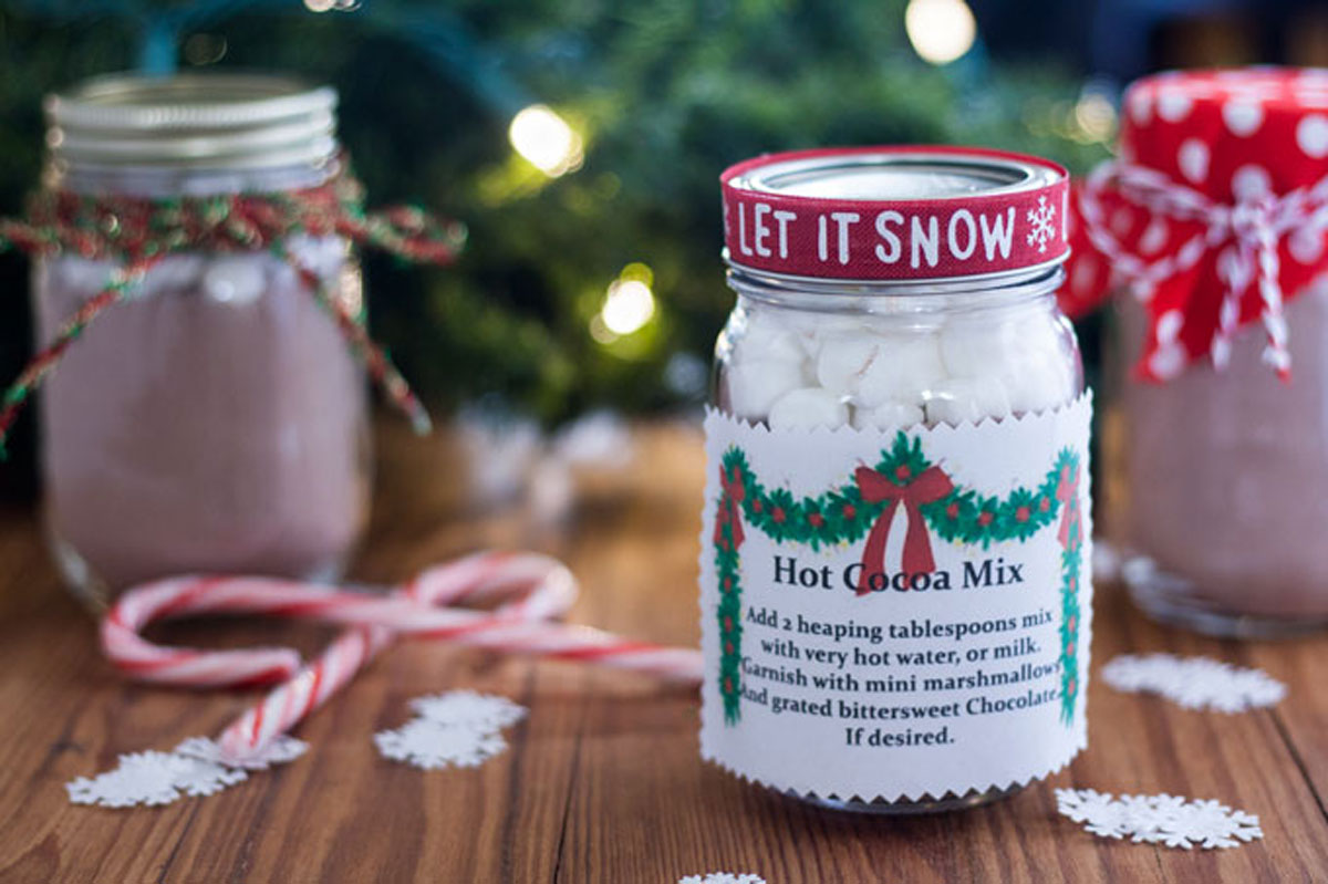 Hot chocolate mix in pint jar with red and white ribbon and instruction card