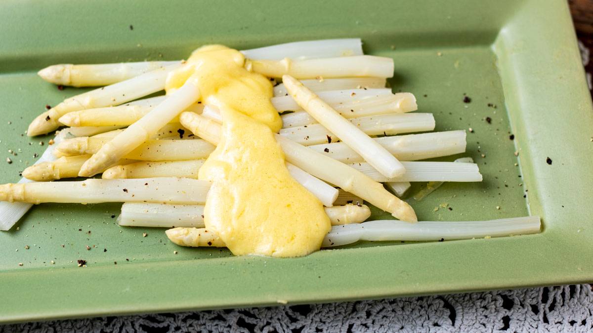 Platter of asparagus.