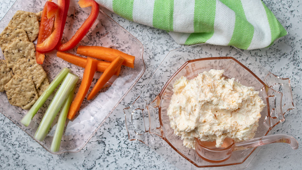 Side view of dip and crudite.