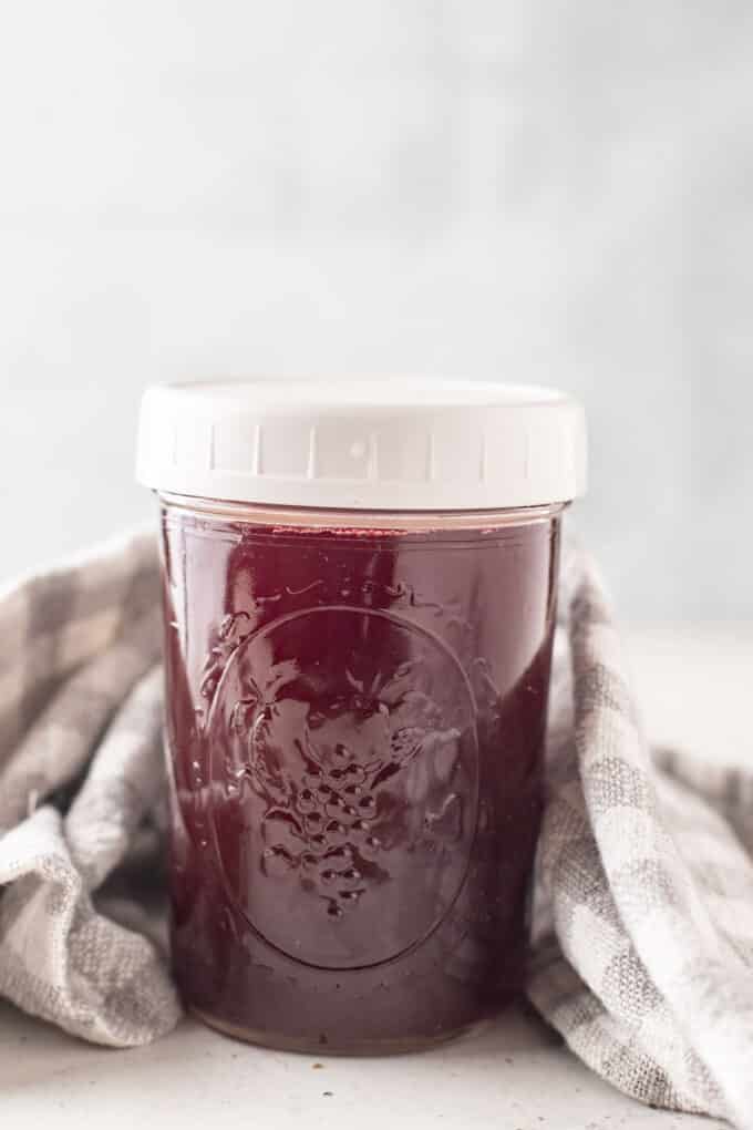 Blackberry vinegar in mason jar.