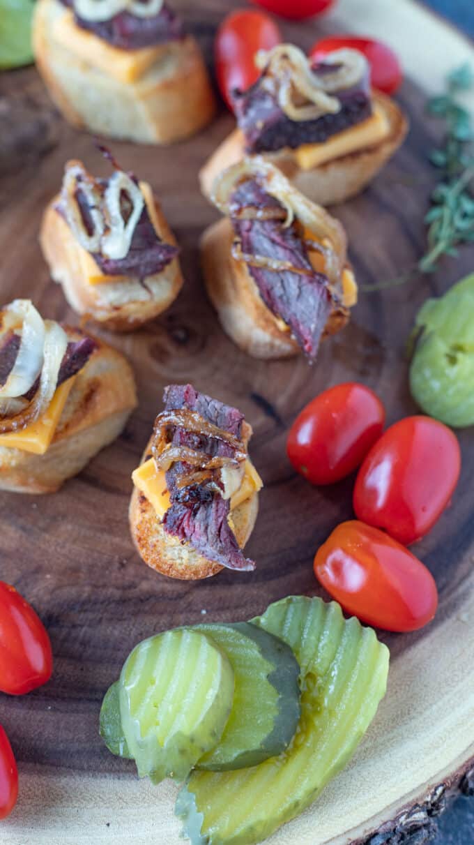 Appetizer plate with brisket crostini.