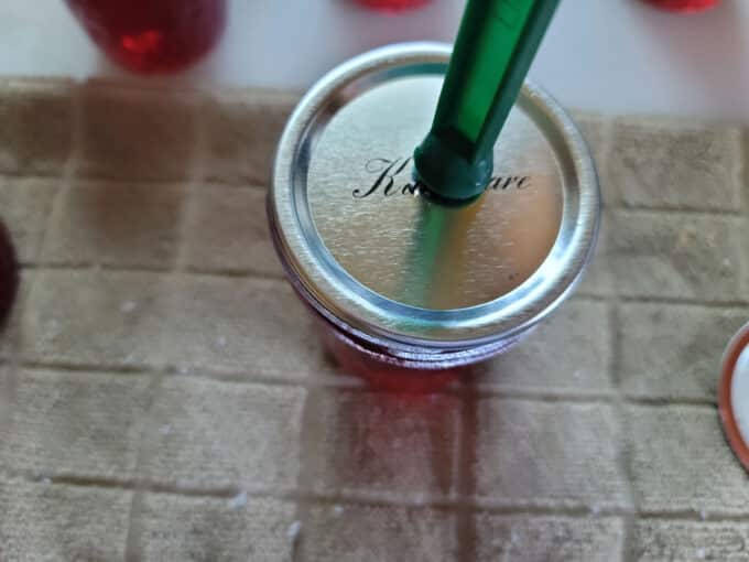 Lid centered on jar.