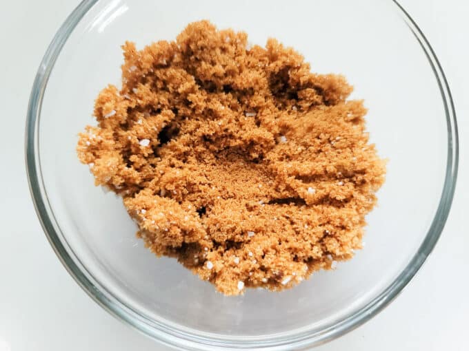 Rub mixed up in bowl.
