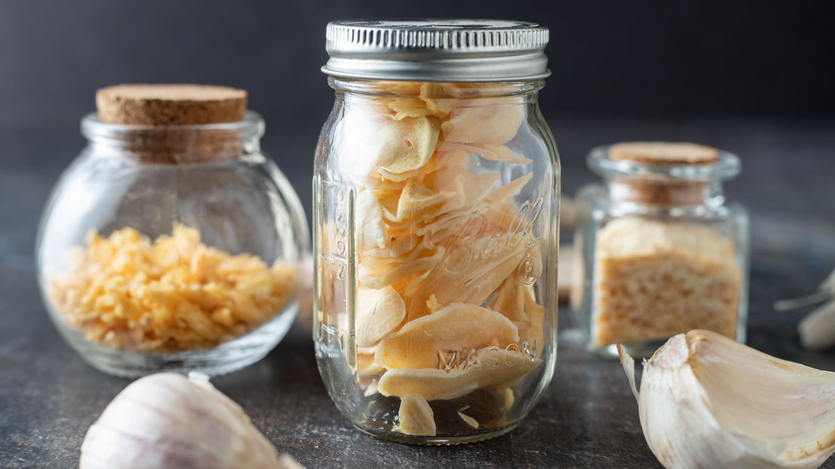 Dried minced, sliced and garlic powder in various jars.