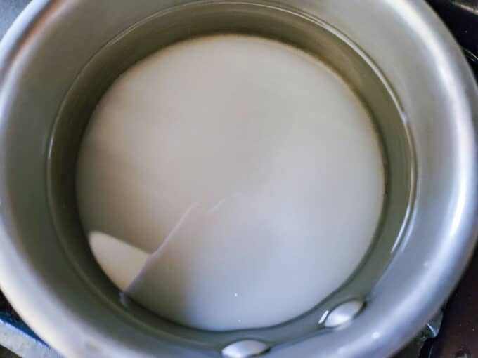 Vinegar added to sugaar.