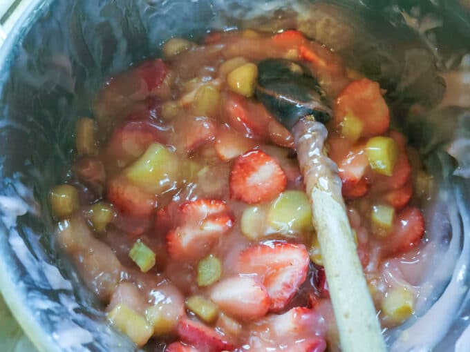 Mixed pie filling in pot.