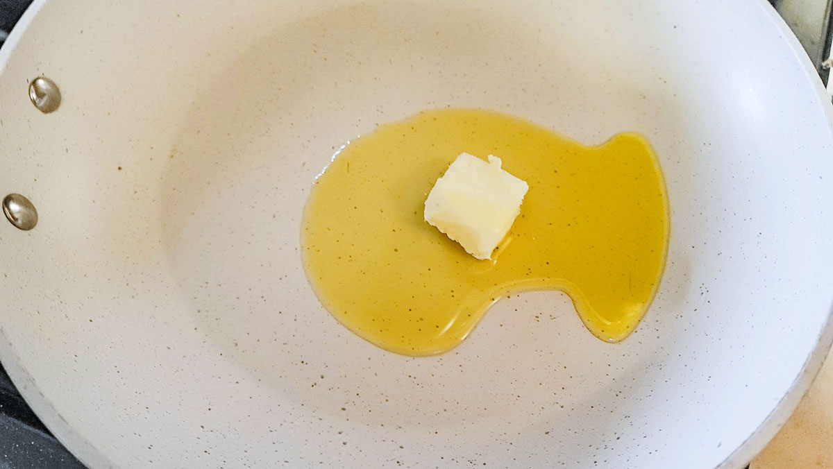 Oil and butter in a frying pan.