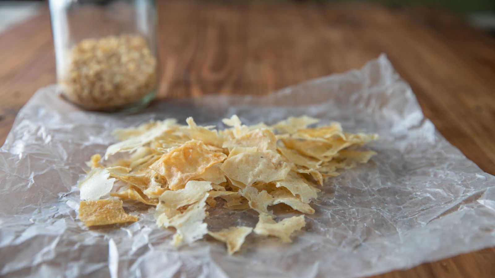 Dehydrated mashed potatoes on a dehydrated liner.