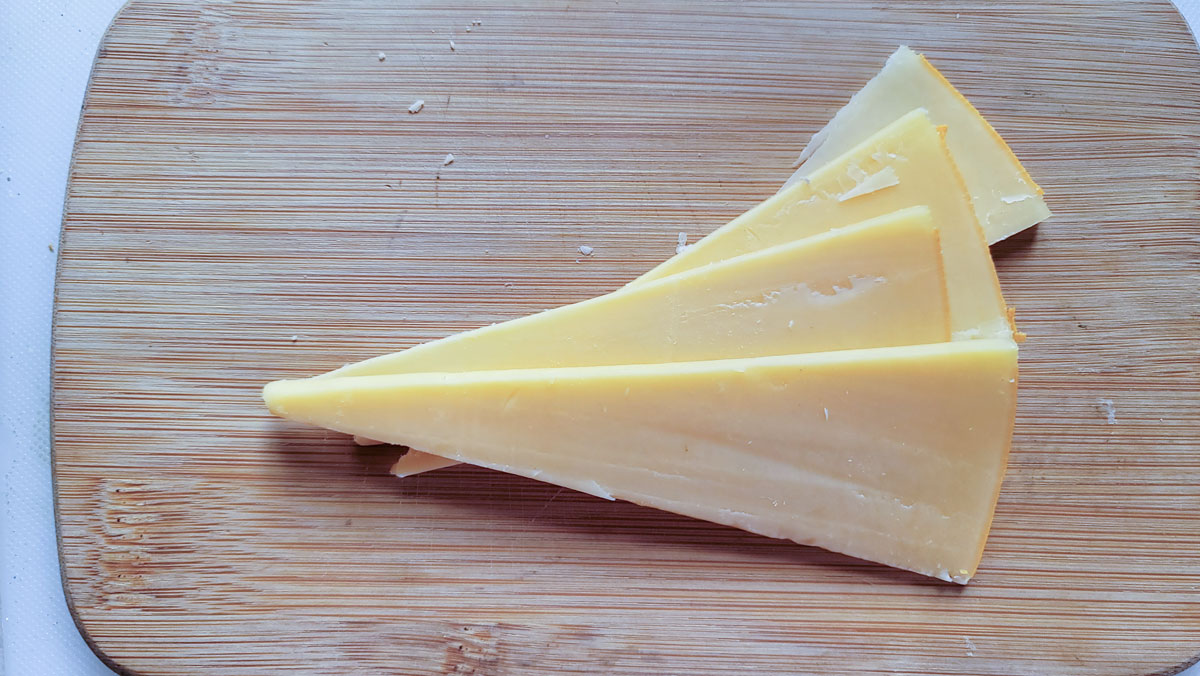 Wedges fanned out into a fan shape.