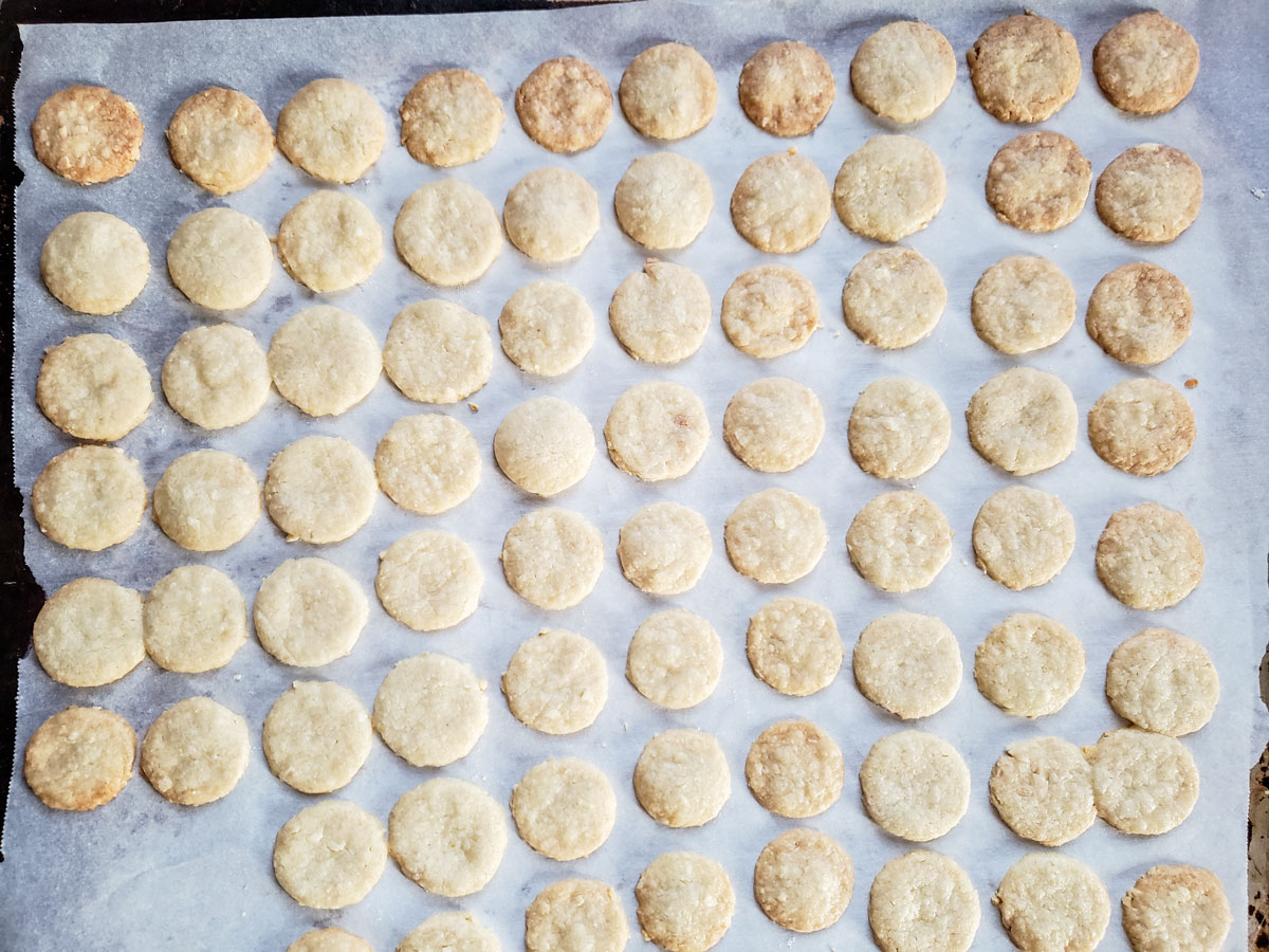 Baked cookies on the cookie sheet.