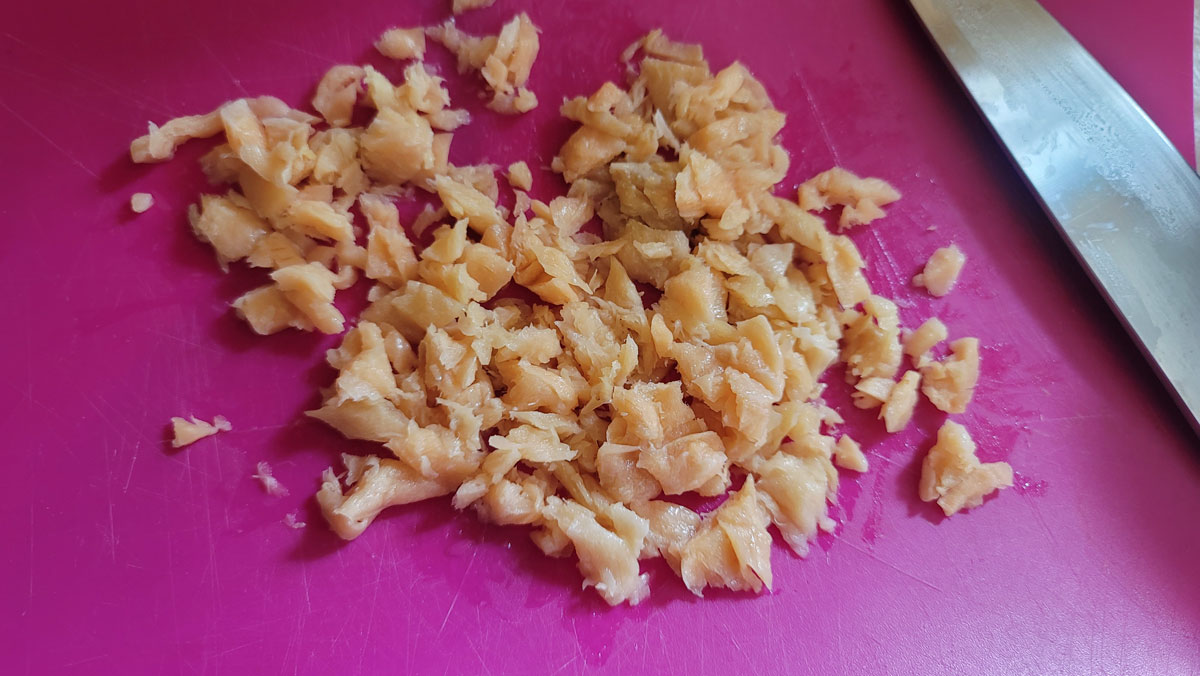Chop the salmon fine.