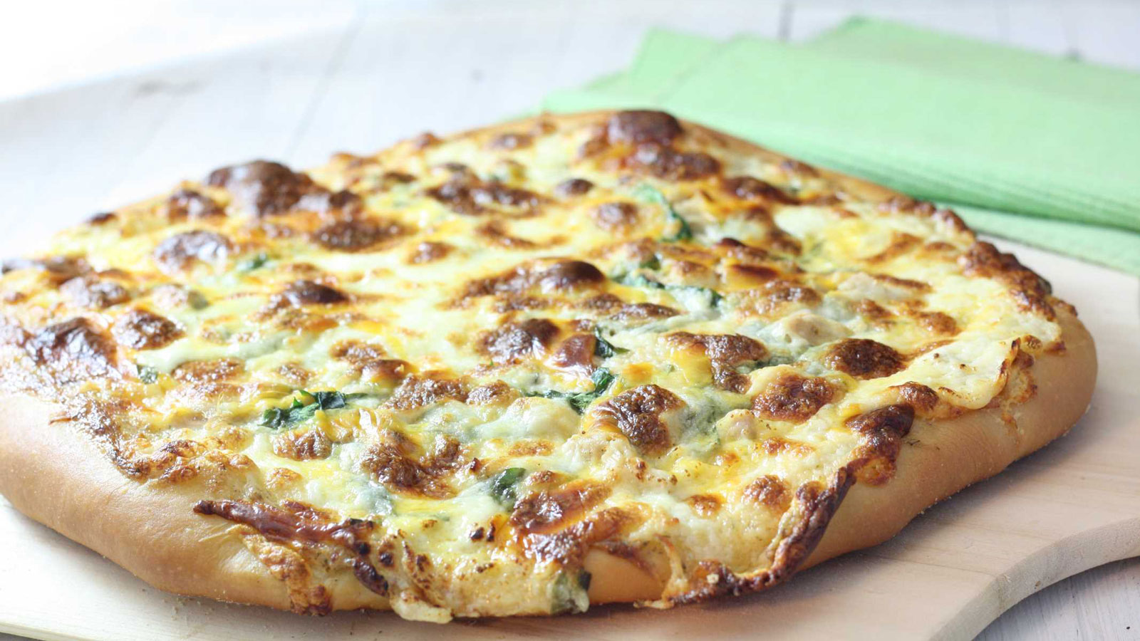 Whole tuna pizza.