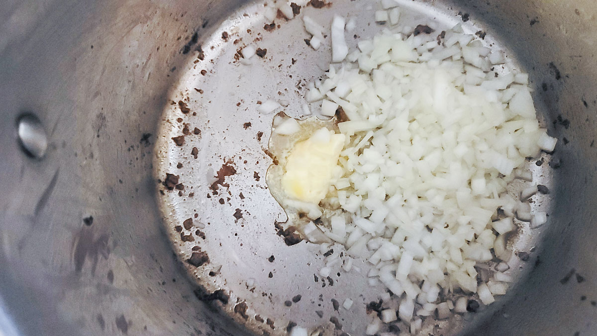 Butter and onions in the pan.