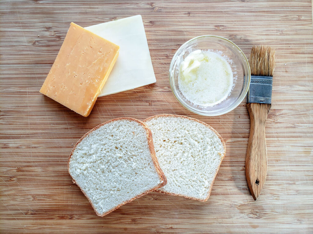 Ingredients for the sandwich. See details in the recipe below.
