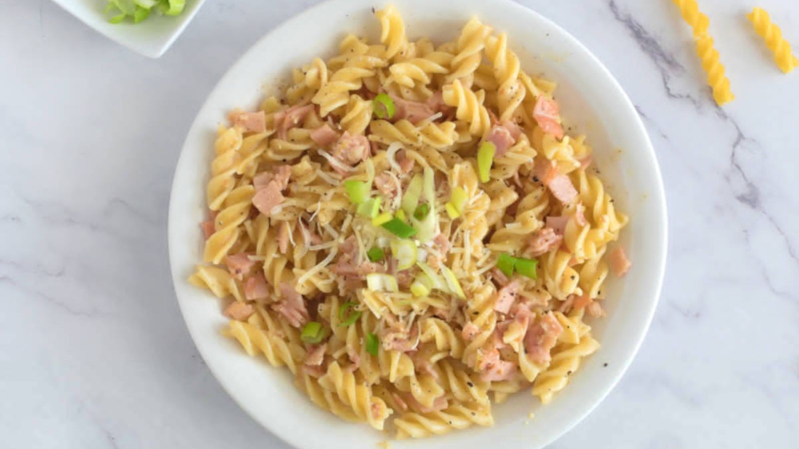 Butter lemon pasta on a plate.
