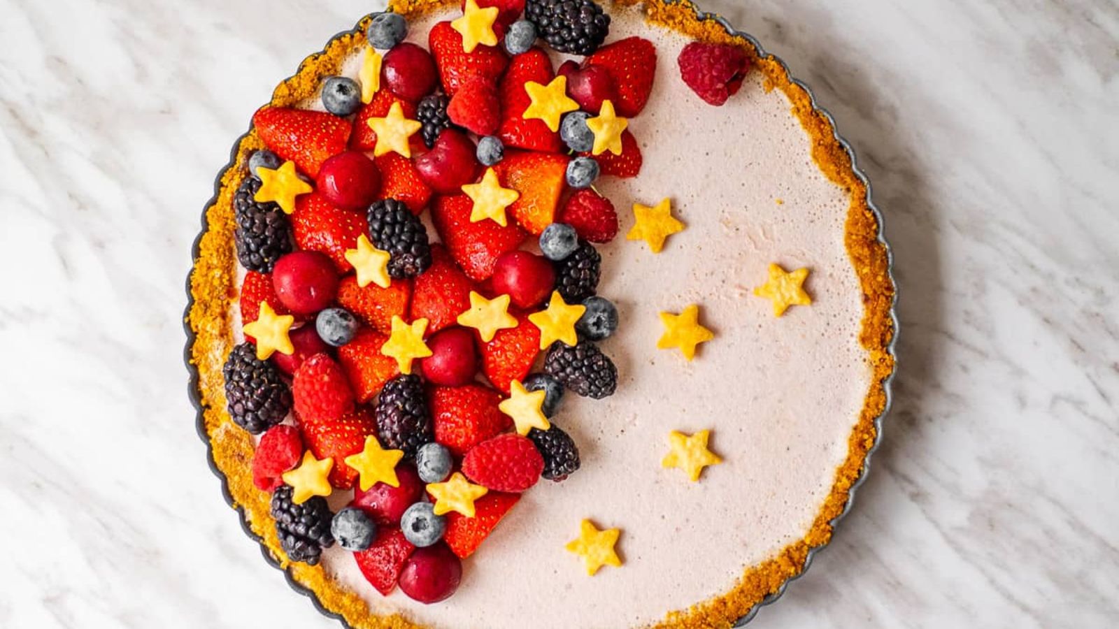 Whole berry fruit tart. 