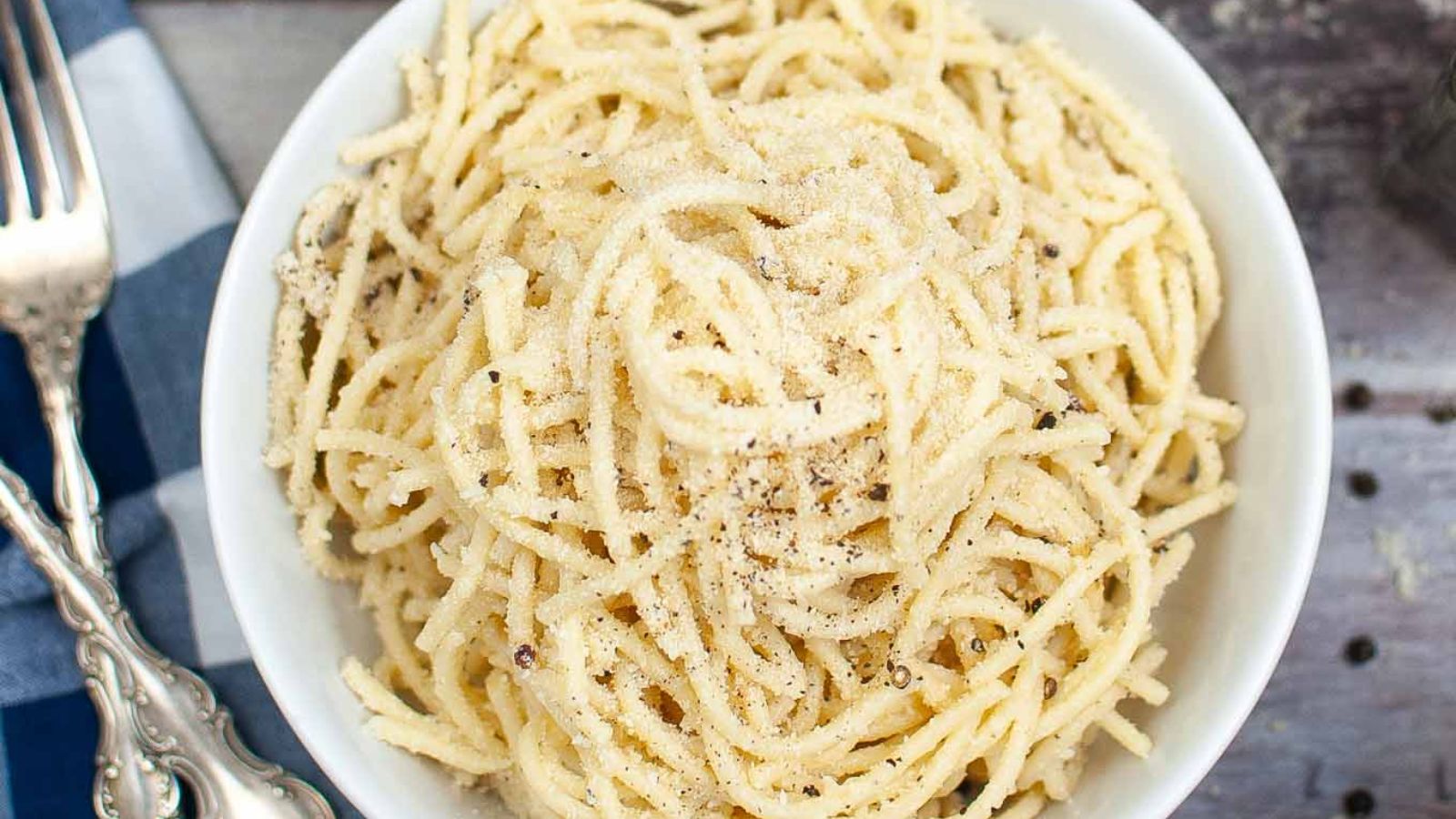 Cacio e pepe pasta on a plate.