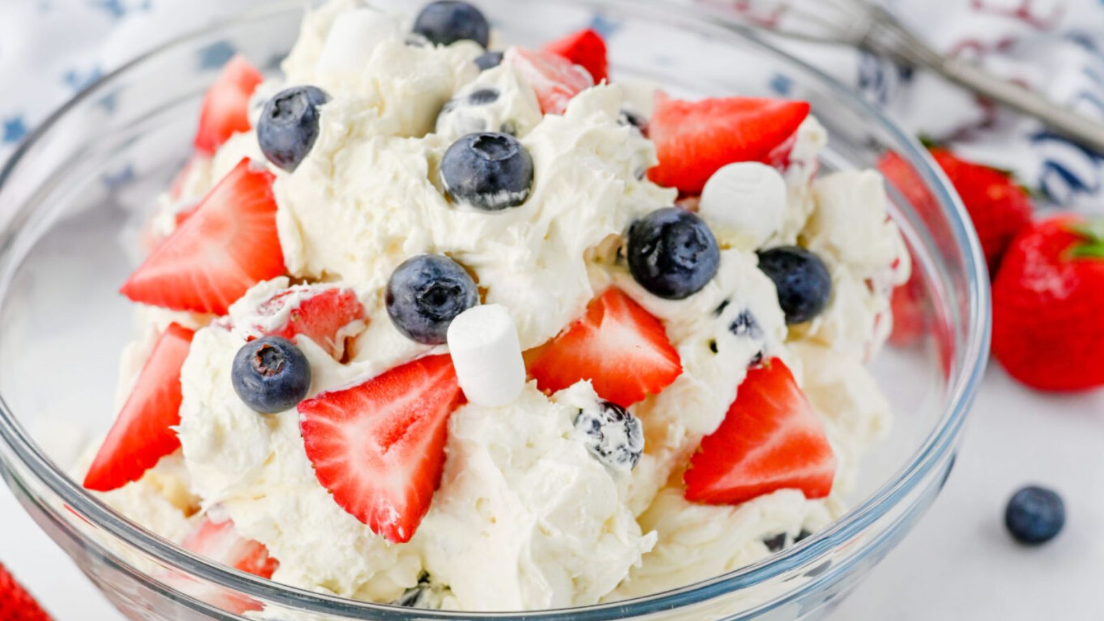 Ceesecake with berries.