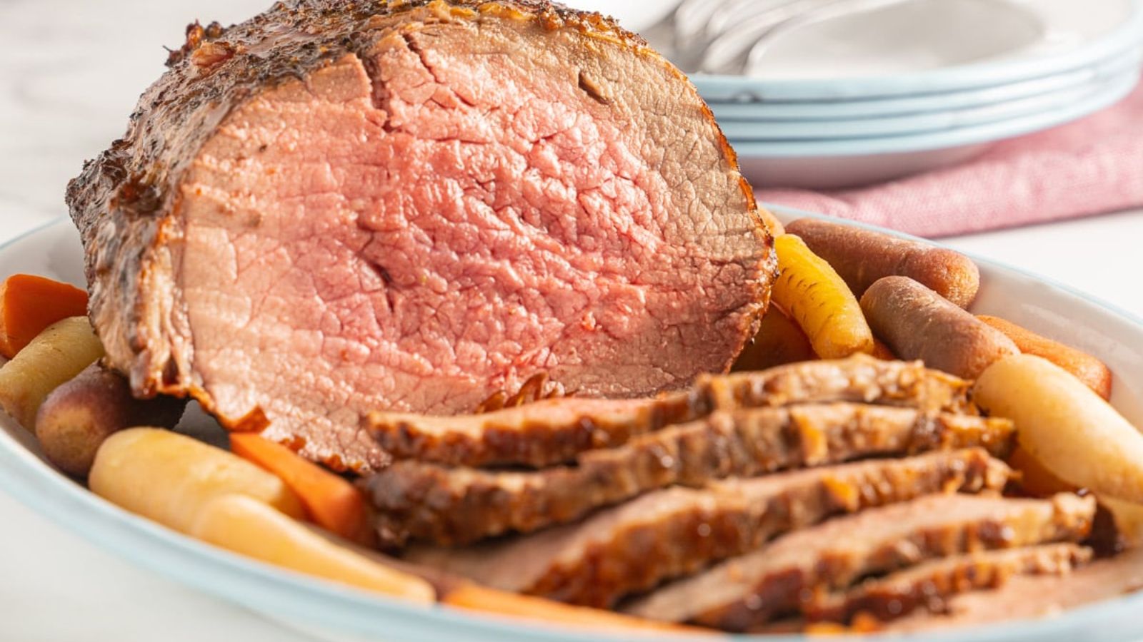 Sliced round pot roas.