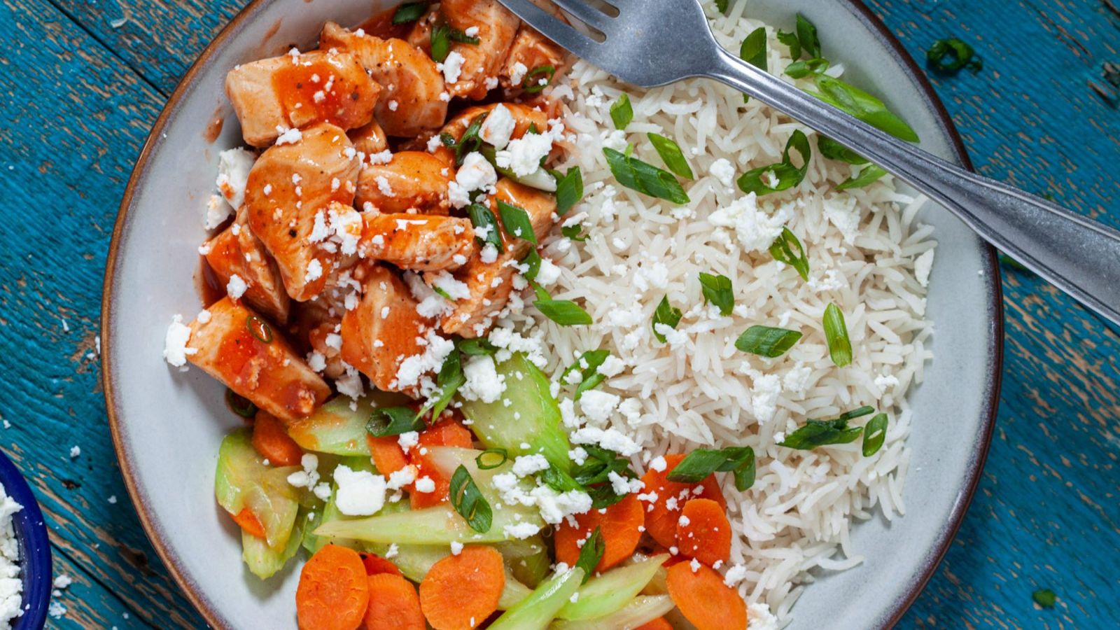 Chicken rice in a bowl.