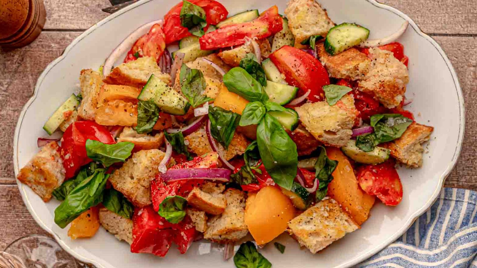 Panzanella Toscana on a plate.