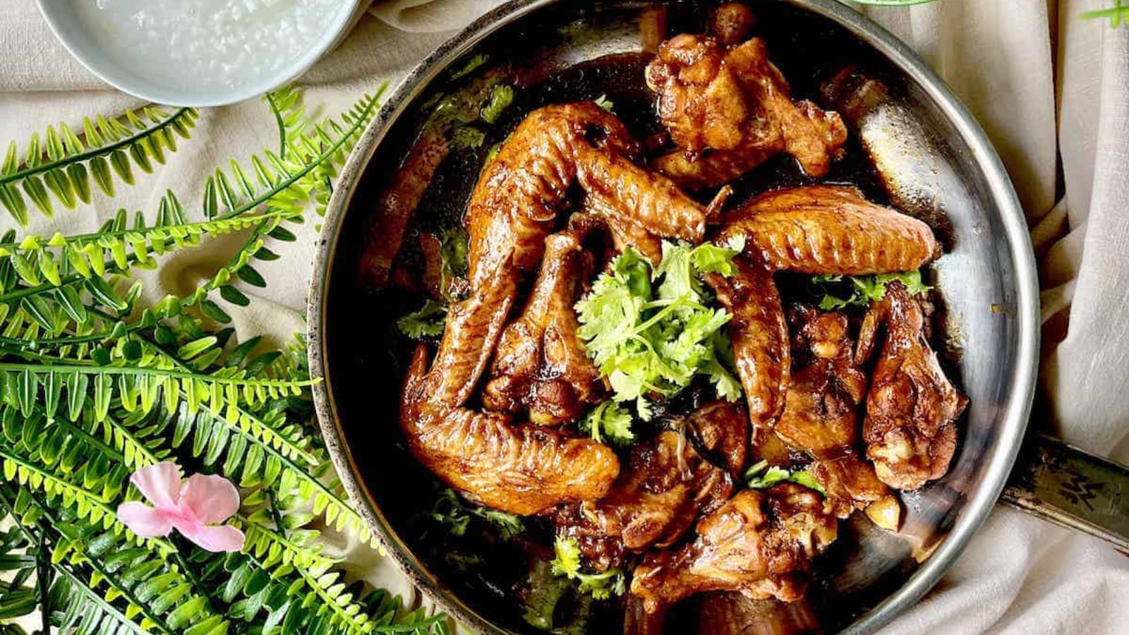 Chicken wings on a plate.