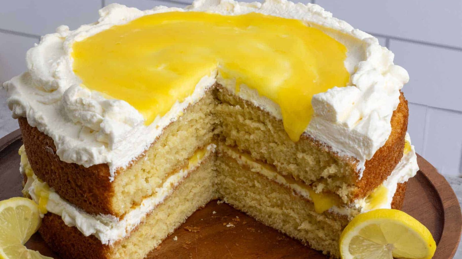 Limoncello mascaporne cake with slice.
