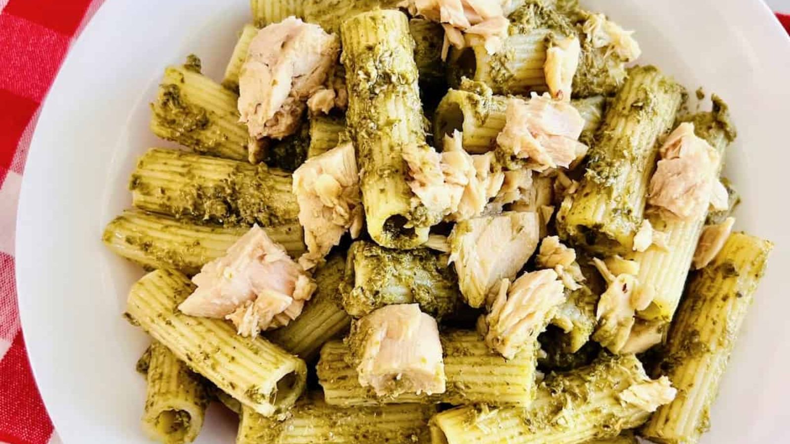 Pesto pasta with tuna.