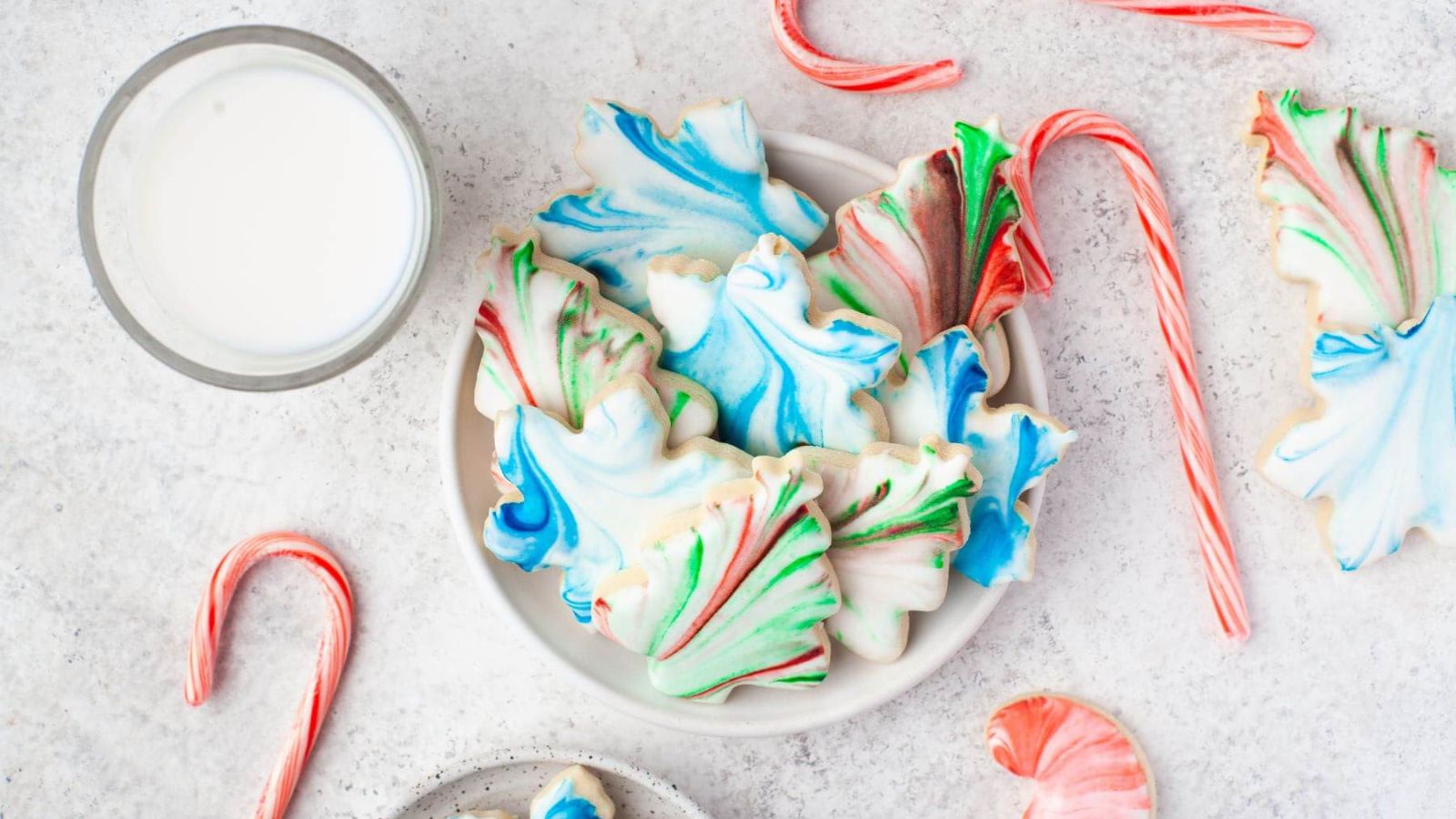 Marbled Christmas cookies in a bowl. 