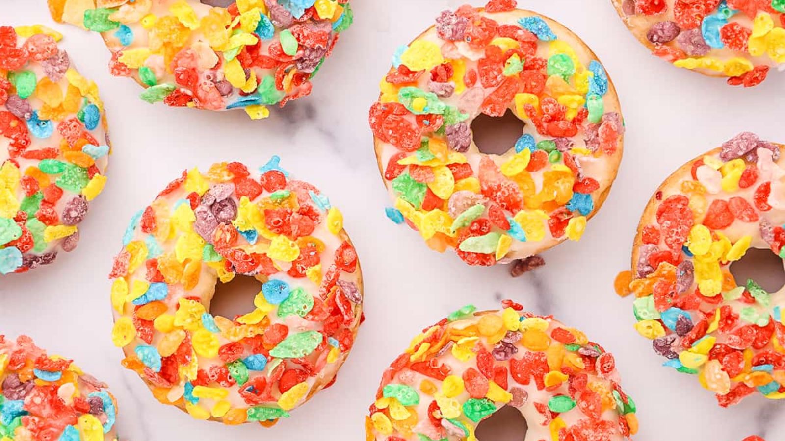 Donut cake with pebbles.