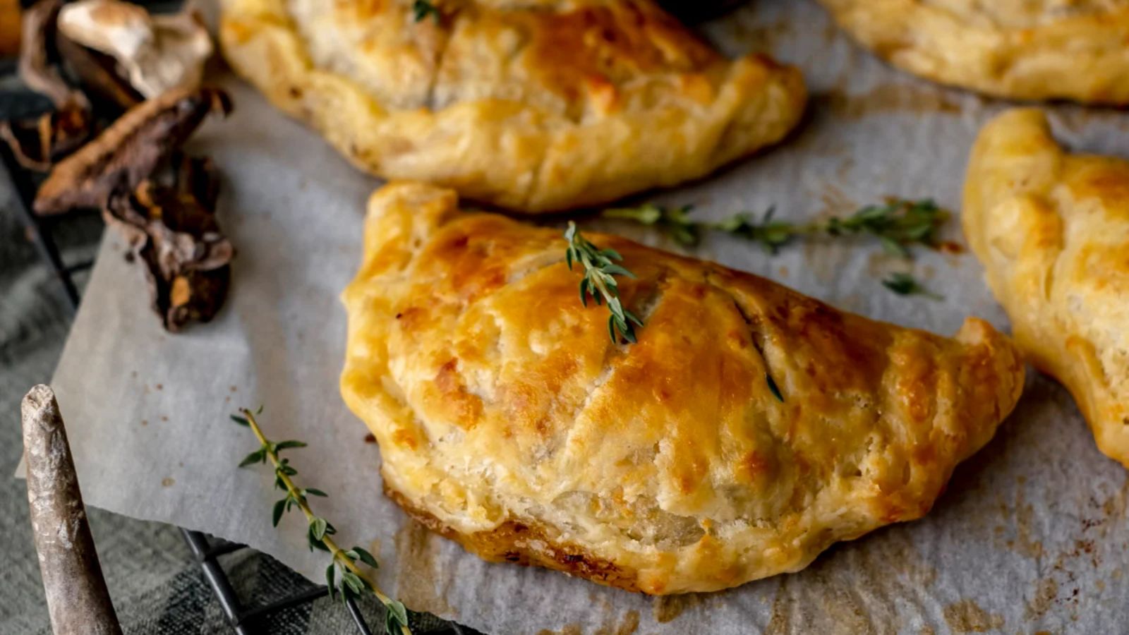 Hand pies close up.