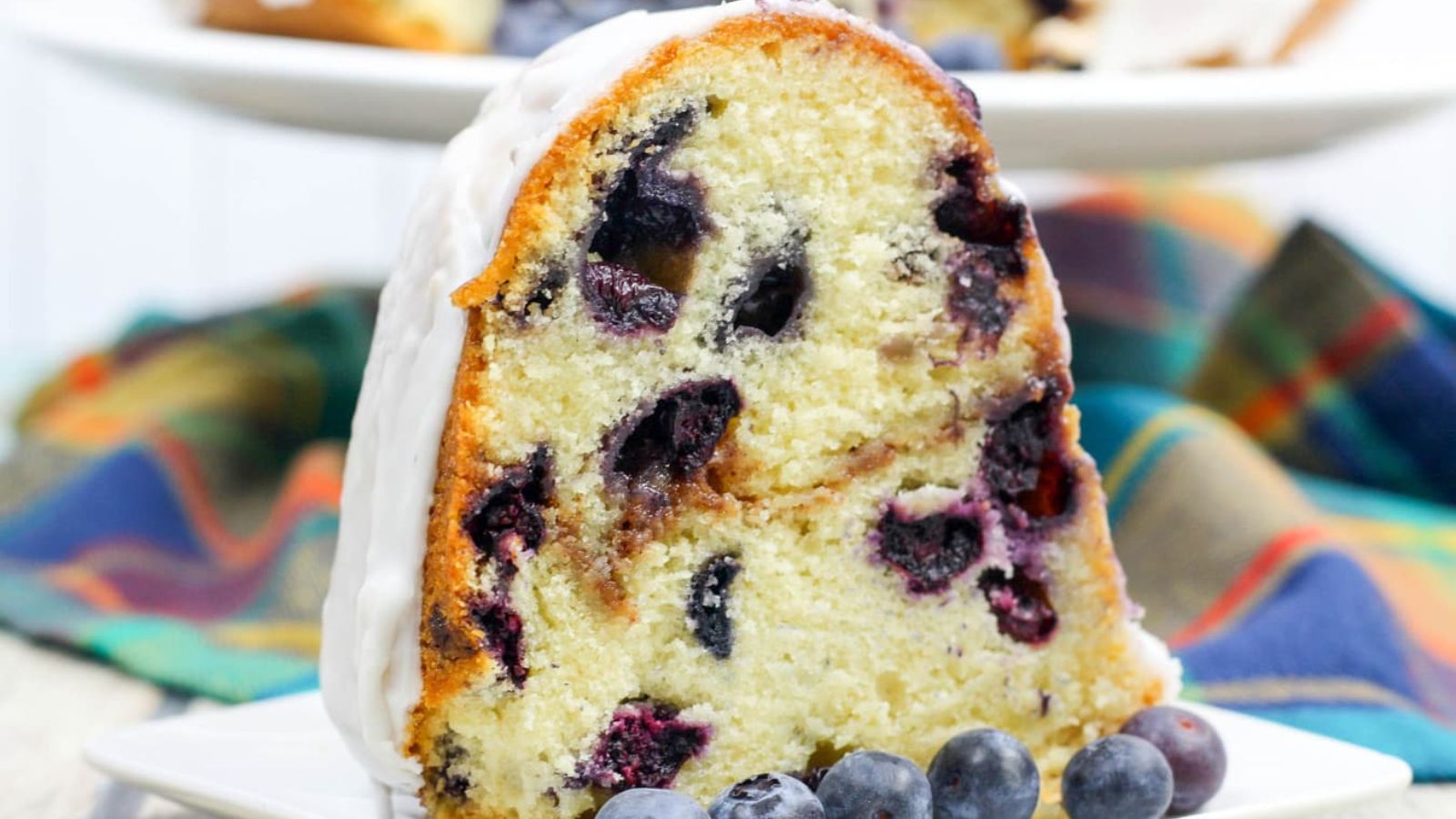 Bundt cake with blueberries.