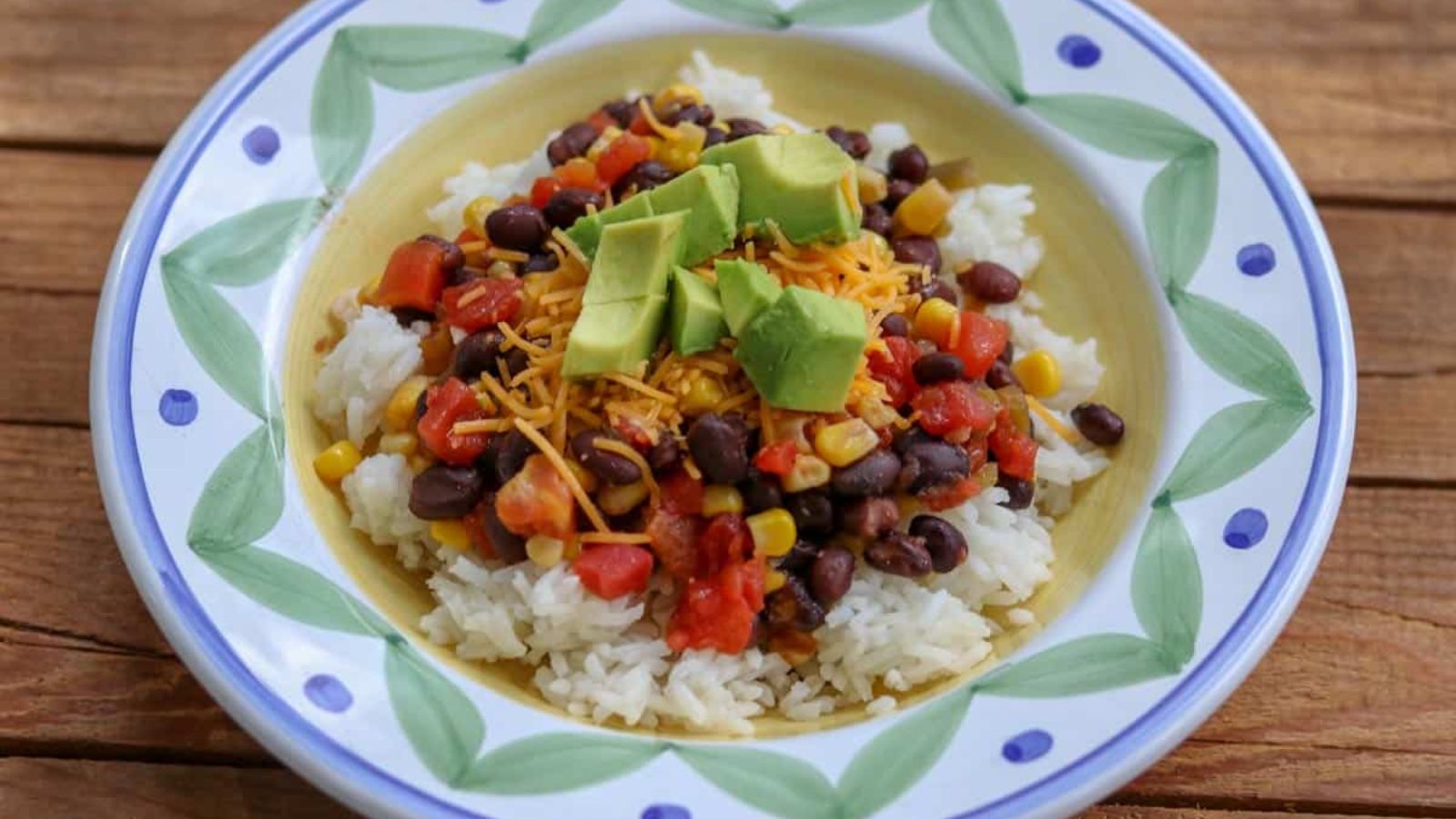 Black bean with rice and avocado.