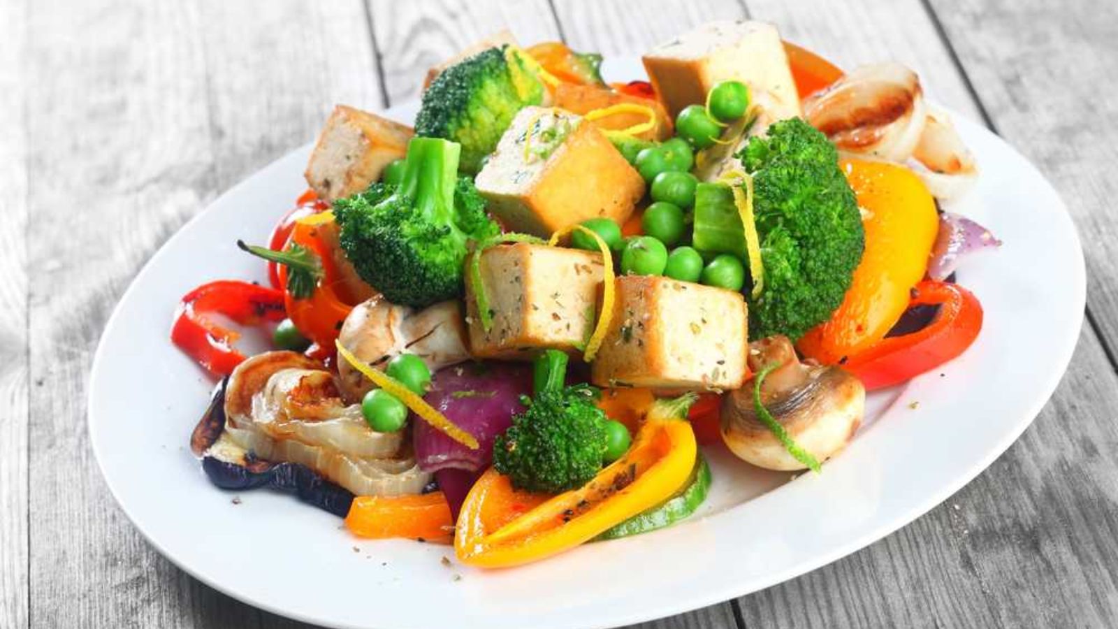 Tofu with veggies.