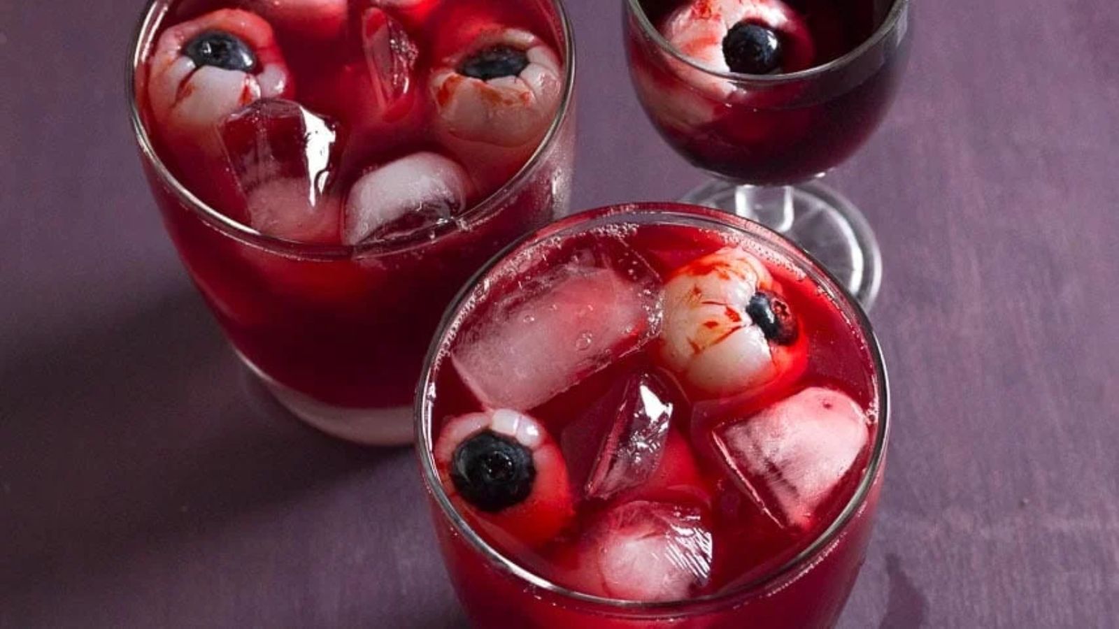 Eyeball cocktail in two glasses.