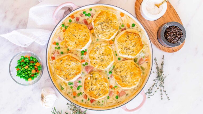 Pit pie biscuits with mixed veggies.