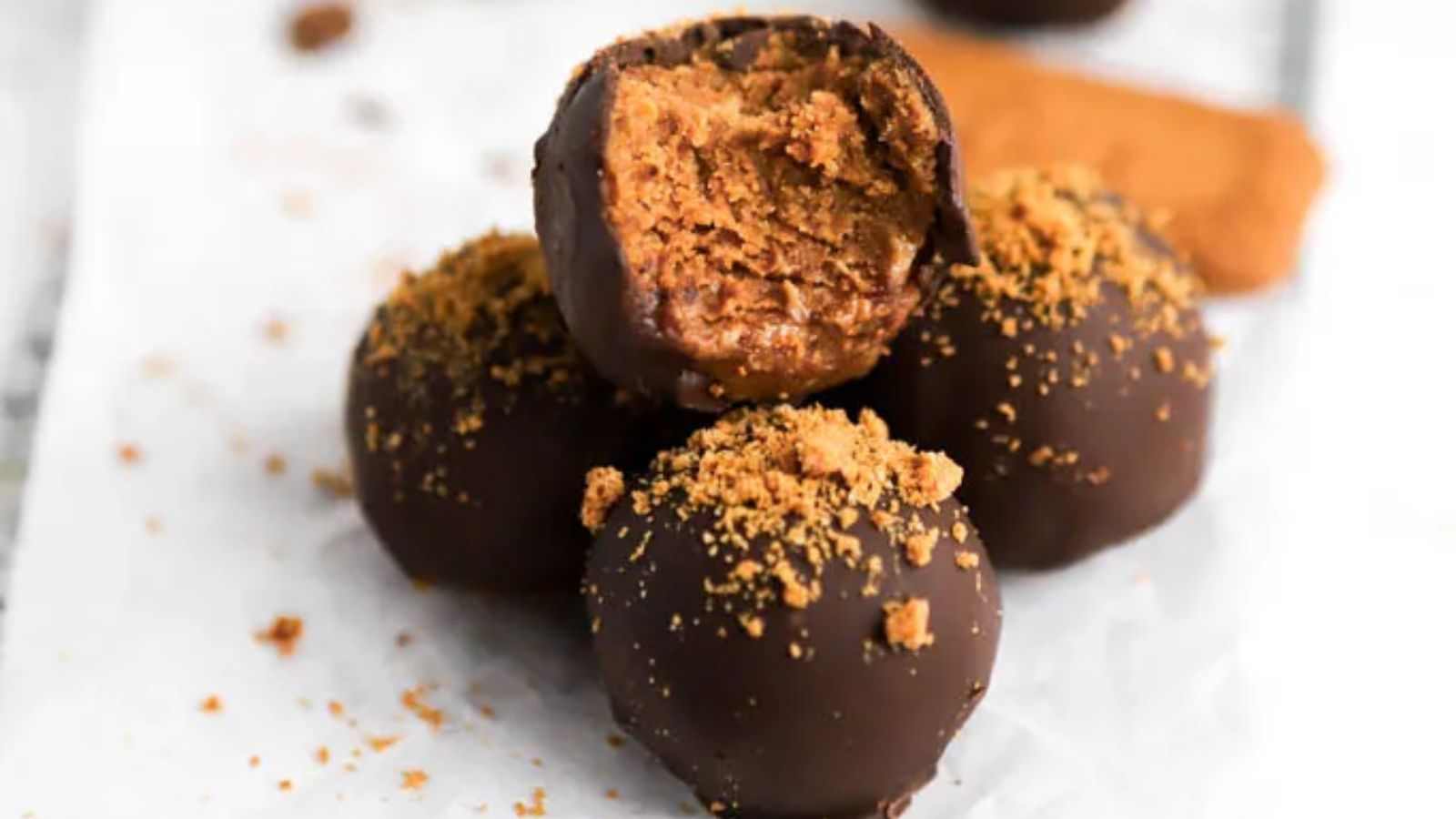 Truffles with biscoff.