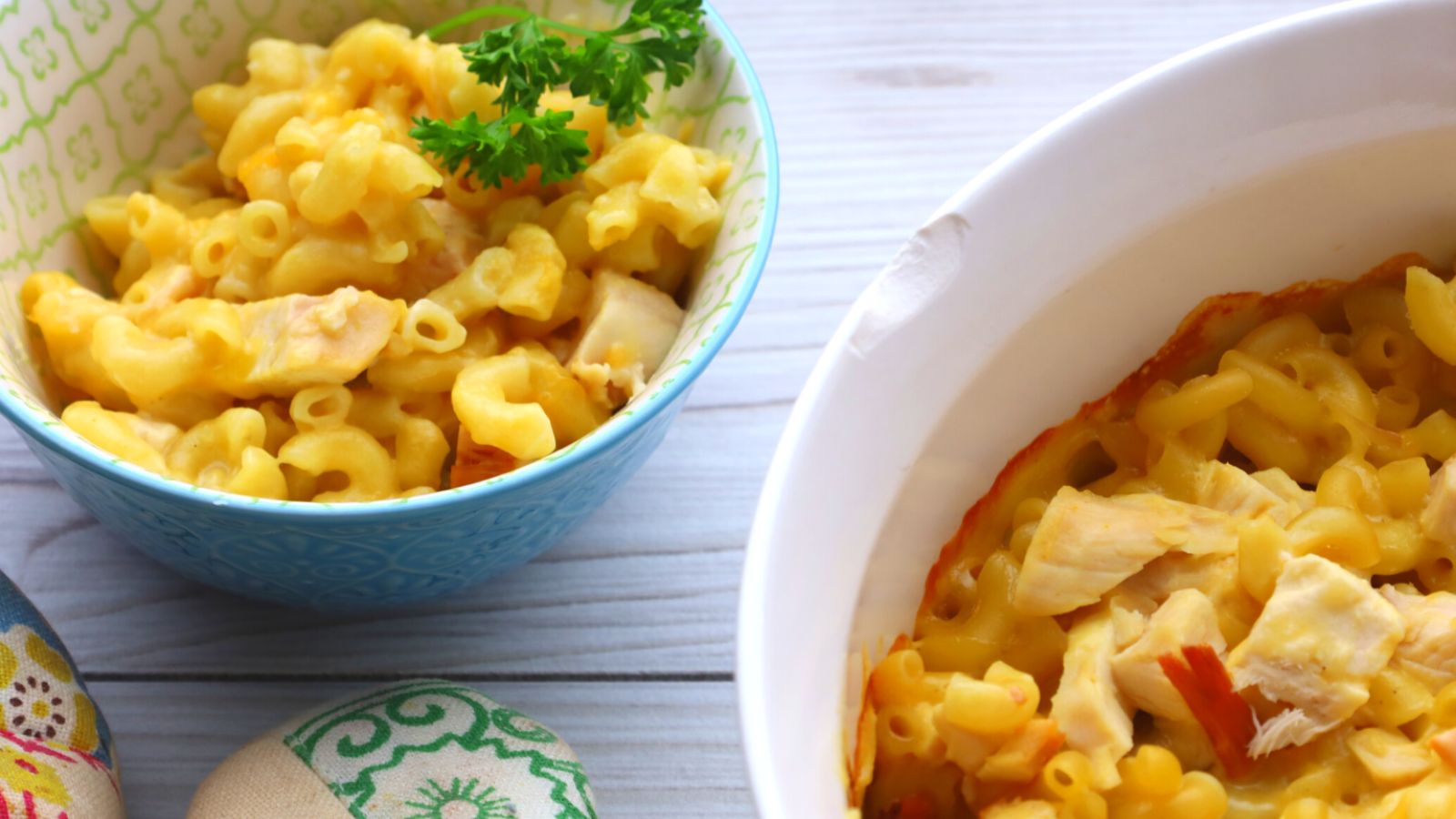 Mac and cheese with chicken curry.