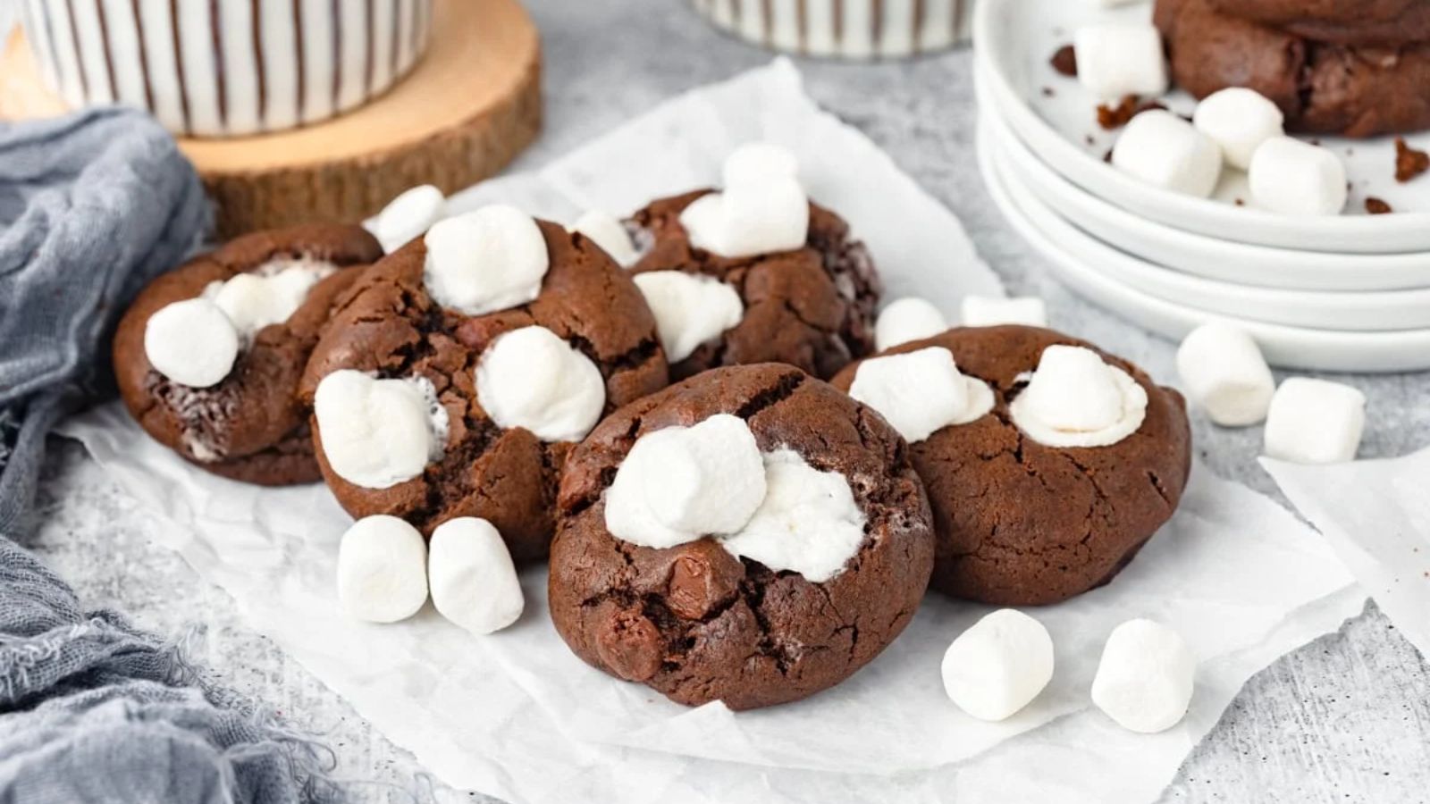 Cookies with marshmallows.