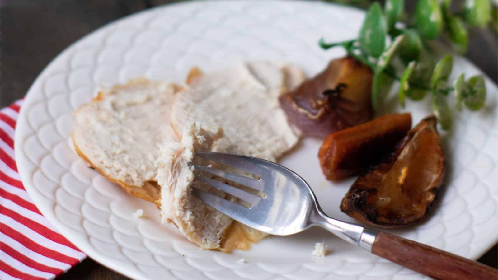 Sliced turkey with vegetables.