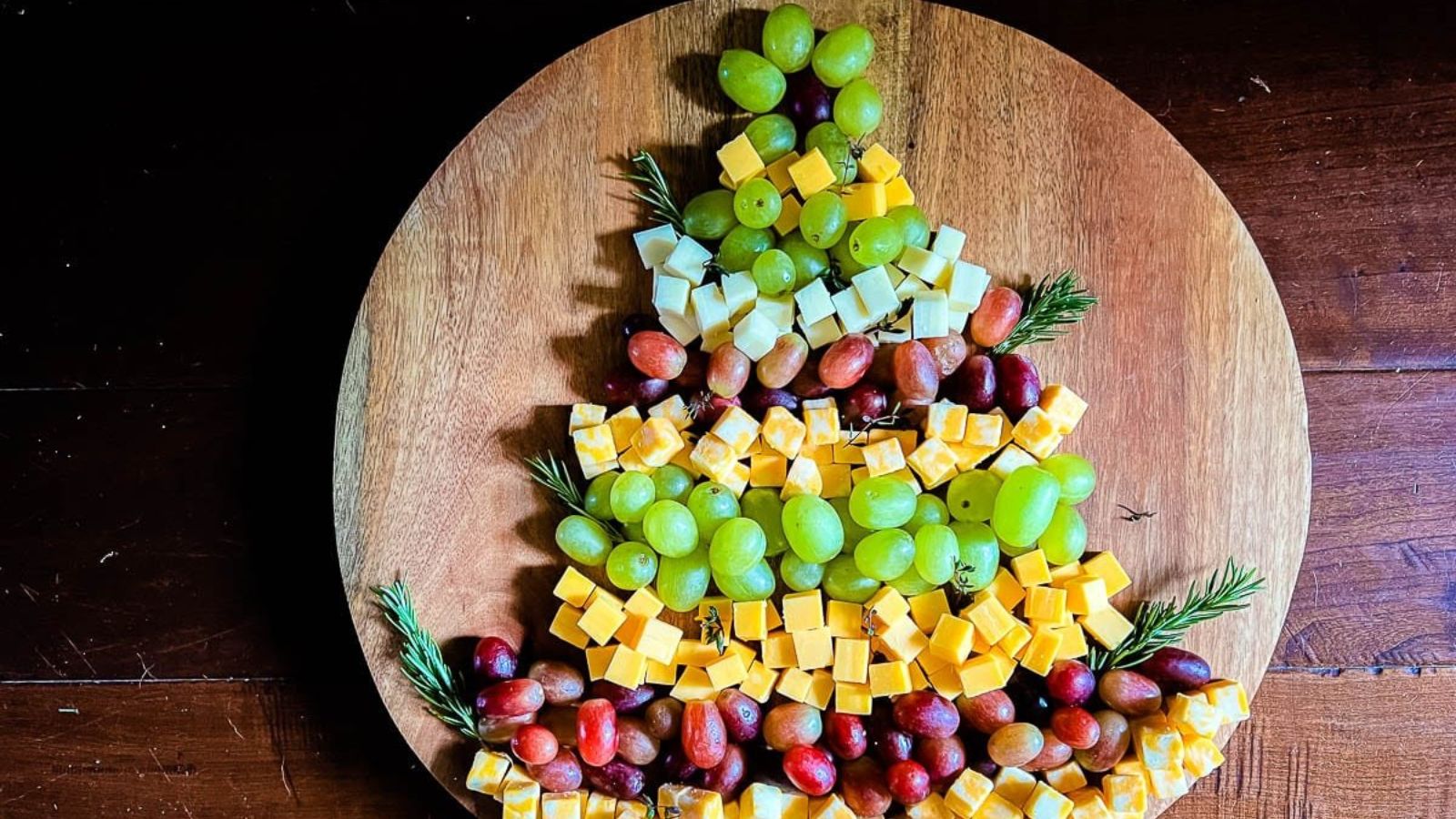 Cheese board formed in christmas tree.