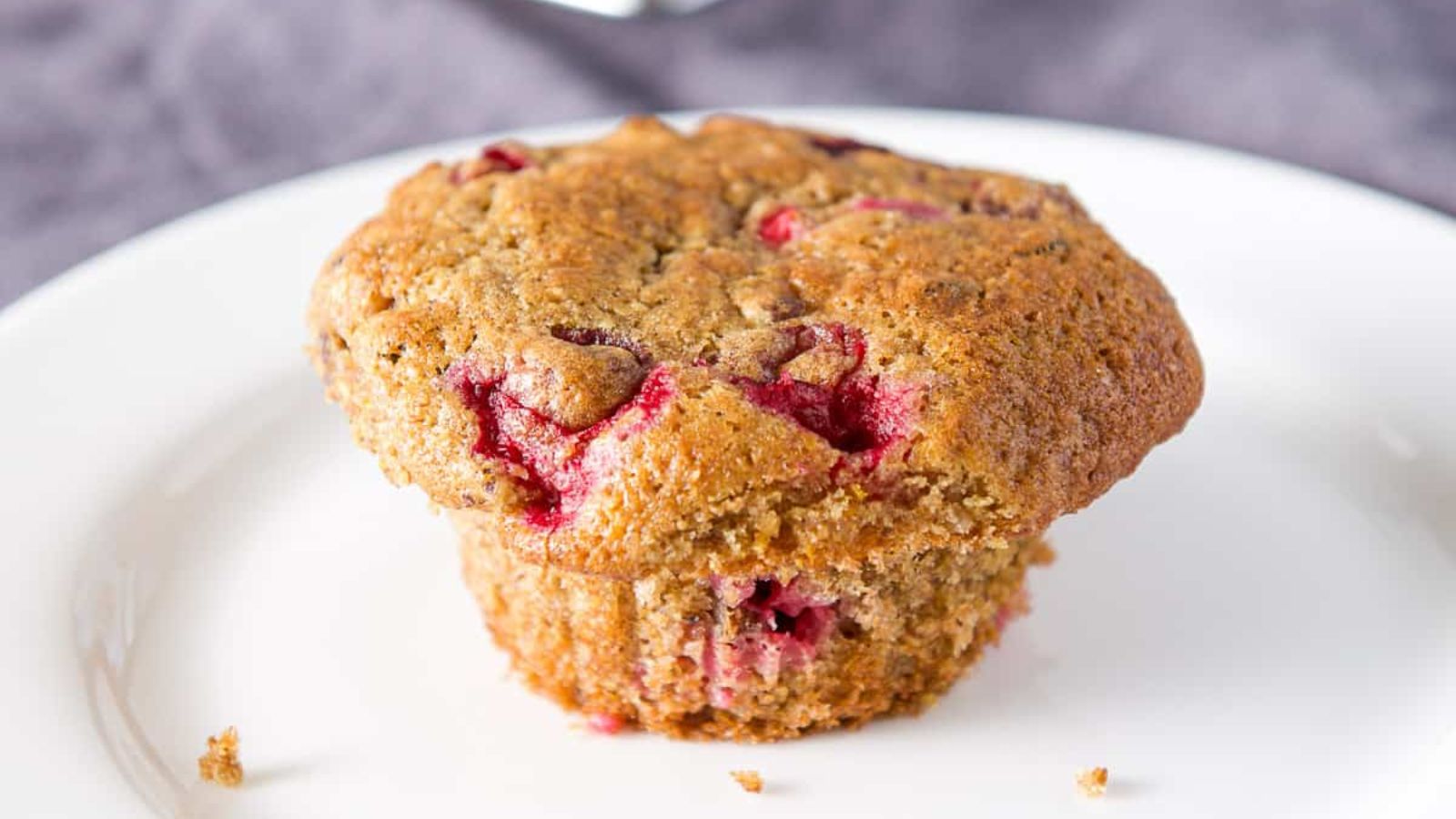 Muffins with cramberries.