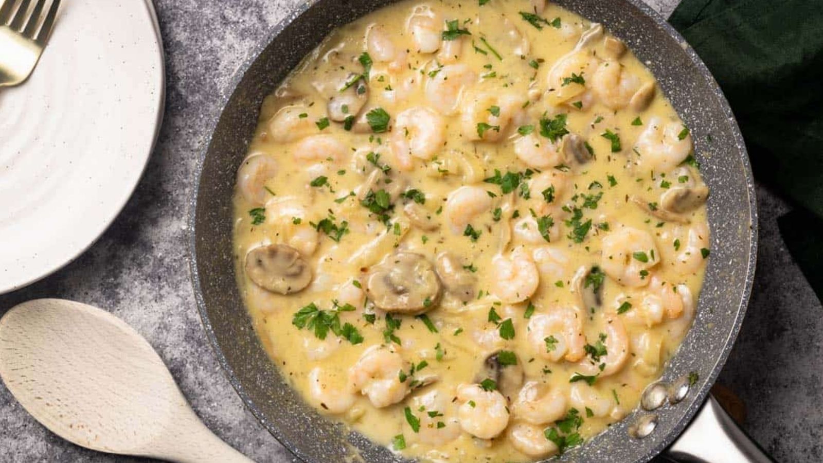 Shrimp stroganoff with mushrooms.